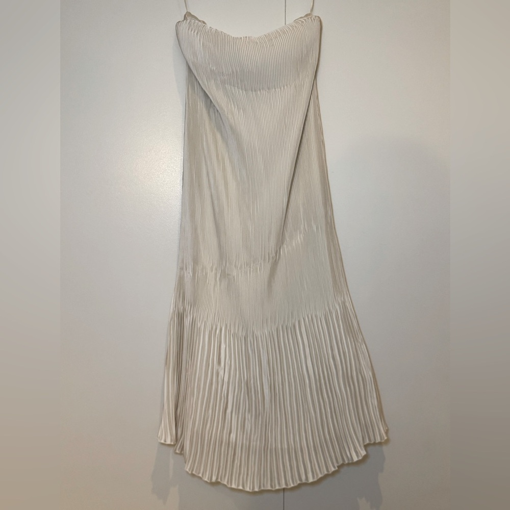 The A&F Giselle Pleat Release Midi Dress - White